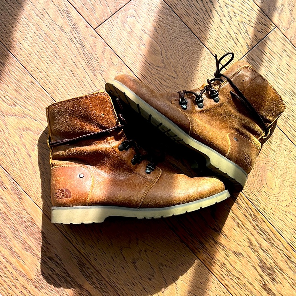 Worn once! North Face womens 7.5 Ballard boot- brown